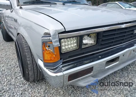 1986 Nissan 720 из США, поврежденный, VIN JN6ND01SXGX148116